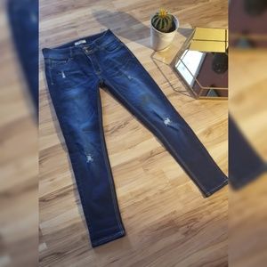 Encore ripped skinny jeans 🌠